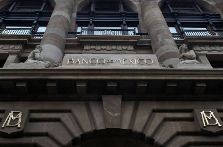 Bank of Mexico lowers 2025 growth forecast, raises inflation estimates for early 2026