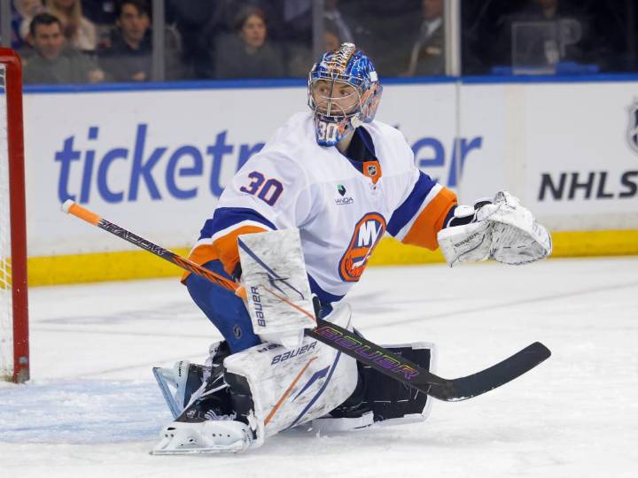 Ilya Sorokin continues strong stretch since Islanders' goalie coach change
