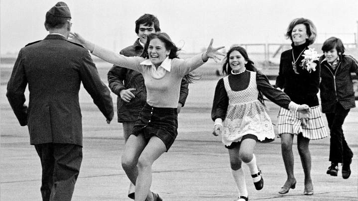 Vietnam War POW Robert Stirm, seen in iconic 'Burst of Joy' photo with family, dies at 92