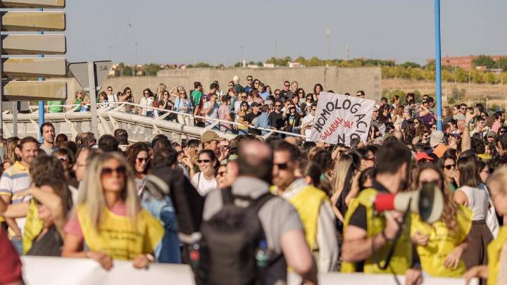 Las Juntas de Personal Docente de Badajoz y Cáceres piden apoyo a los centros para la equiparación salarial de los profesores extremeños