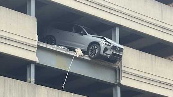 Vehicle crashes into UPMC Shadyside Hospital parking garage barrier