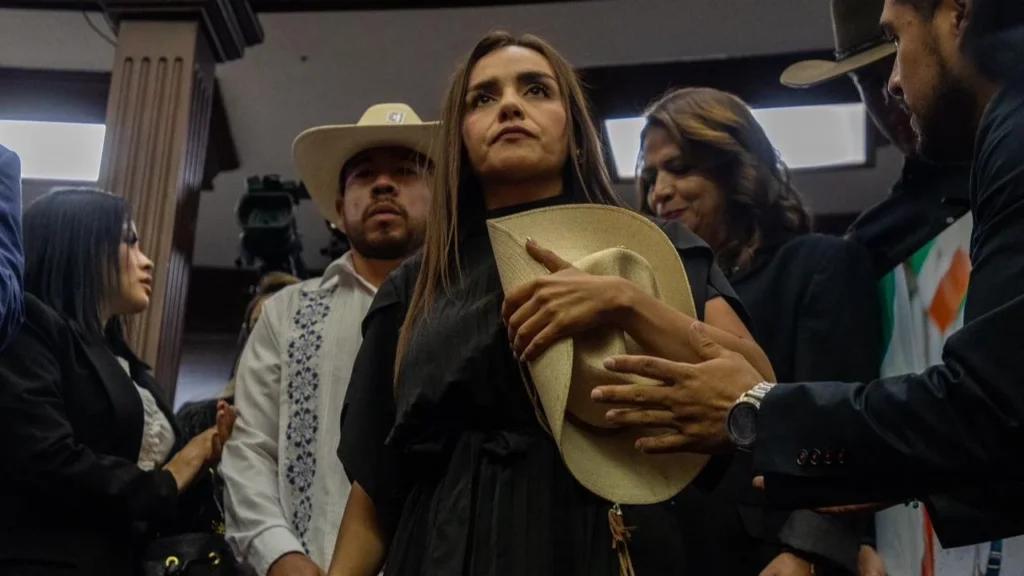 Reprocha Grecia Quiroz omisión del Estado en crimen de su esposo