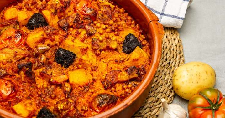 Esta es la receta para hacer el tradicional arroz al horno valenciano: ingredientes y elaboración paso a paso