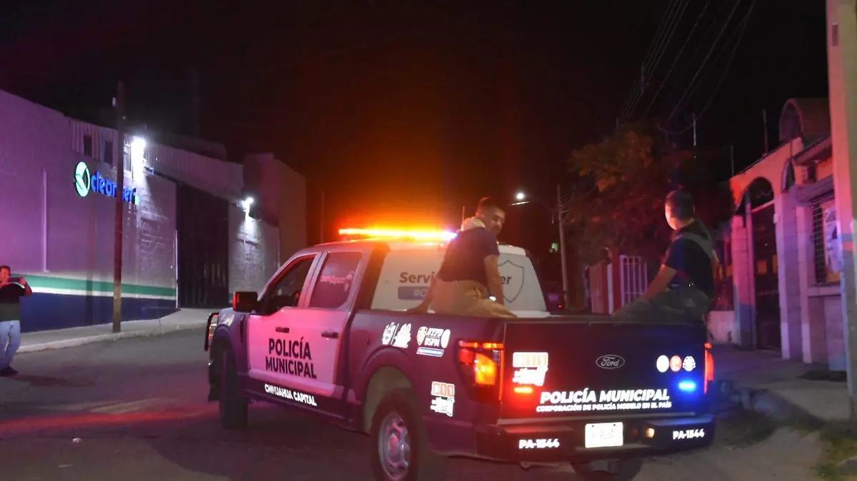 Reportan fuerte olor a gas en la colonia Dale; Bomberos realizan recorridos para ubicar posible fuga