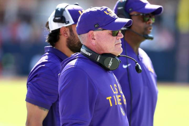 Deadspin | Report: LSU to officially 'fire' coach departed coach Brian Kelly