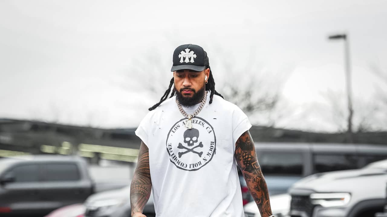 LOOK | Commanders arrive at Northwest Stadium