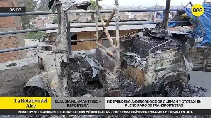 Independencia: delincuentes quemaron mototaxi en pleno paro de transportistas