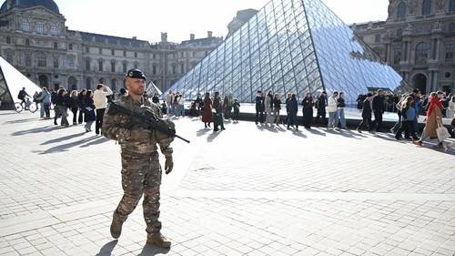 2 new suspects handed preliminary charges in Louvre heist: prosecutor