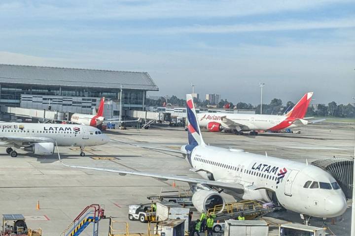 Al menos seis aerolíneas cancelan sus vuelos a Venezuela tras alerta de EEUU