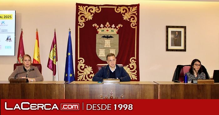 El alcalde Manuel Serrano pone en valor que el proyecto Proinfancia de La Caixa "actúa para mejorar el bienestar de los menores y sus familias, una meta para la que todos debemos cooperar"
