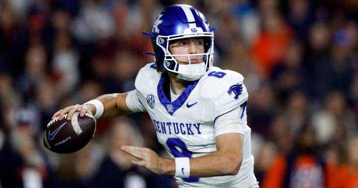 Kentucky notches 7 sacks in a 10-3 victory at Auburn for Wildcats' first SEC win