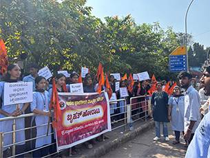 Mangaluru: ABVP stages massive protest alleging corruption and mismanagement at Mangalore University