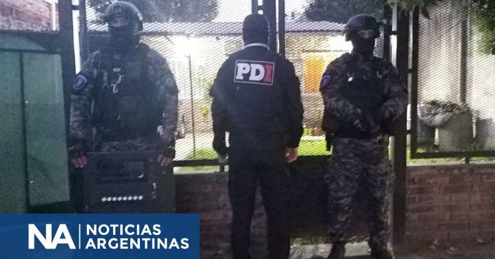 Rosario: 12 allanamientos por microtráfico con ocho detenidos
