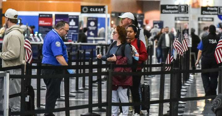Flight delays aren't slowing down despite move to end shutdown