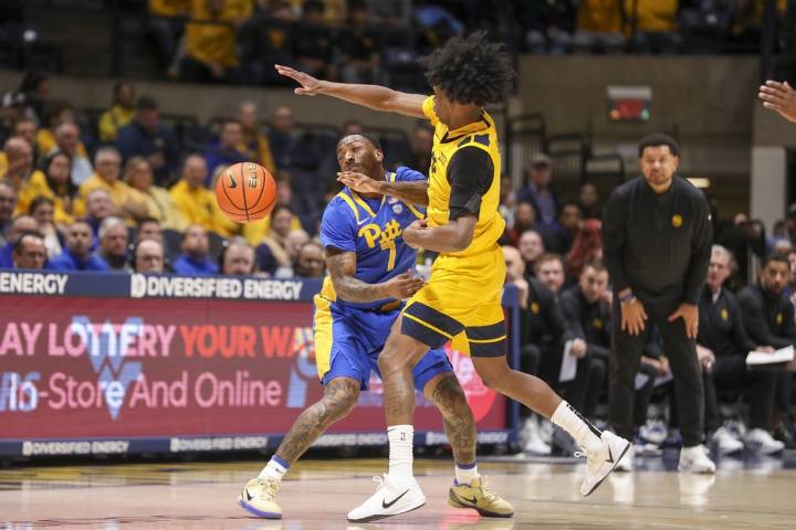 Deadspin | West Virginia downs Pitt 71-49 in rivalry tilt