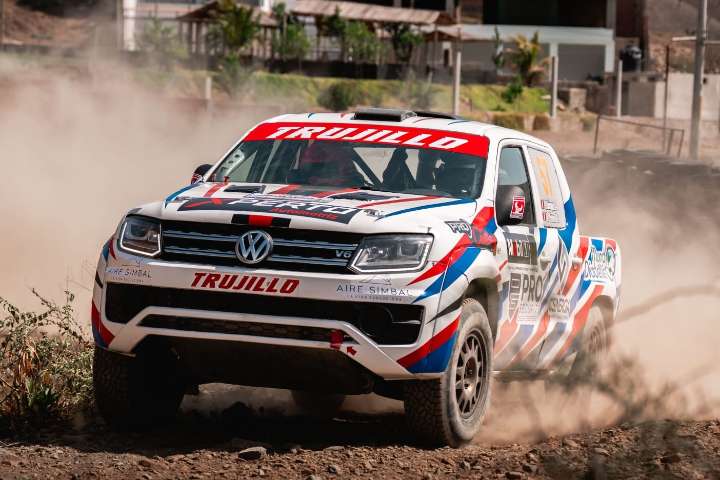 Roger Velásquez debuta con podio en la T1 en Rally Mobil Primavera de Trujillo