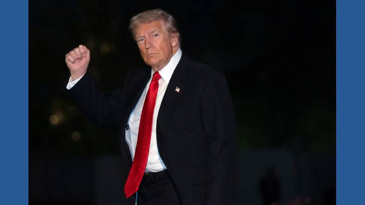 Trump says he 'won't be extorted' by Democrats, shuns negotiations as shutdown drags on