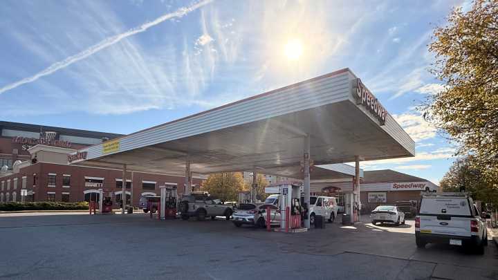 Postal worker recovering after deadly stabbing at Indianapolis gas station