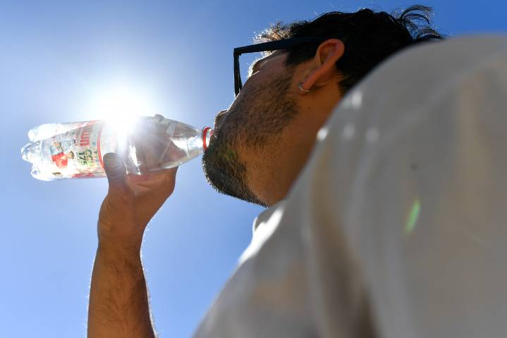 DMC vuelve a actualizar por altas temperaturas en 5 regiones: Calor se extenderá hasta el miércoles