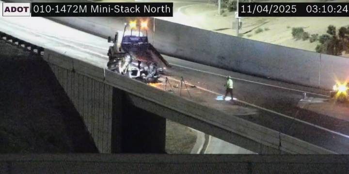 1 dead, 2 hurt after car crashes into median wall on Phoenix freeway ramp