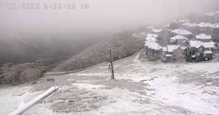 Snow falls on mountains as Melbourne hit by more chilly temperatures