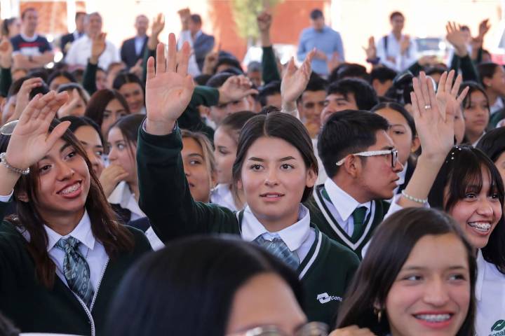 Abiertas 9 de cada 10 escuelas pese al paro convocado por la CNTE: SEP