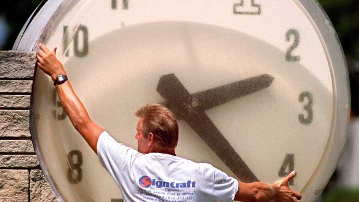 California set to ‘fall back’ as daylight saving time…