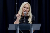 La congresista Marjorie Taylor Greene denuncia amenazas tras perder el apoyo de Trump