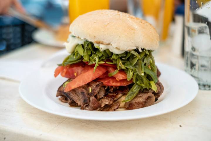 Sepa cuáles son los sándwiches preferidos por los chilenos