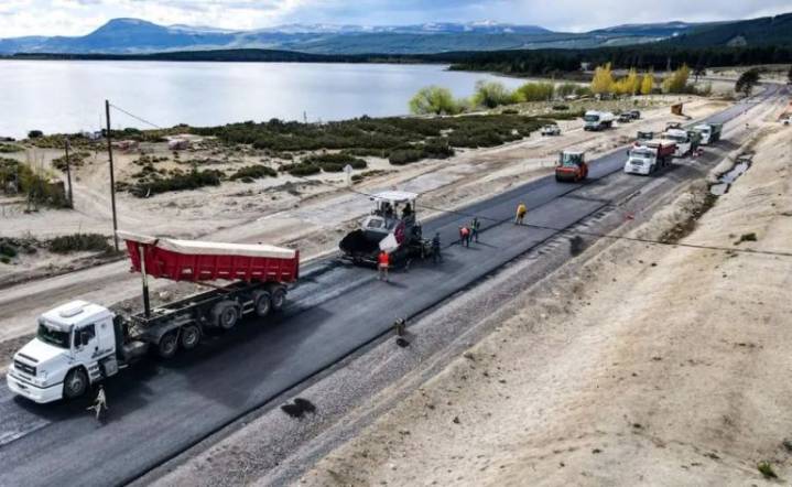 Retomaron las obras en la ruta provincial 23 entre Aluminé y Villa Pehuenia