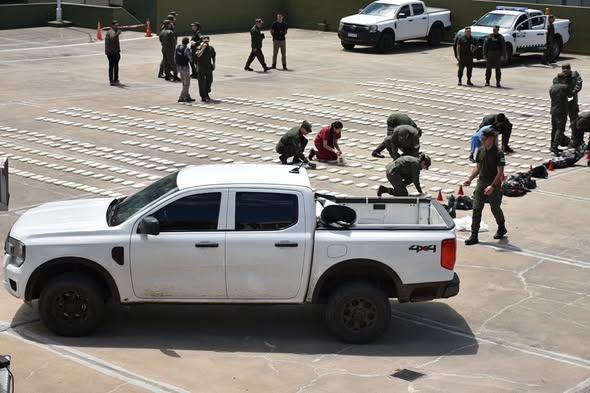 Detuvieron al líder de una banda narco dedicada al “bombardeo aéreo” de cocaína