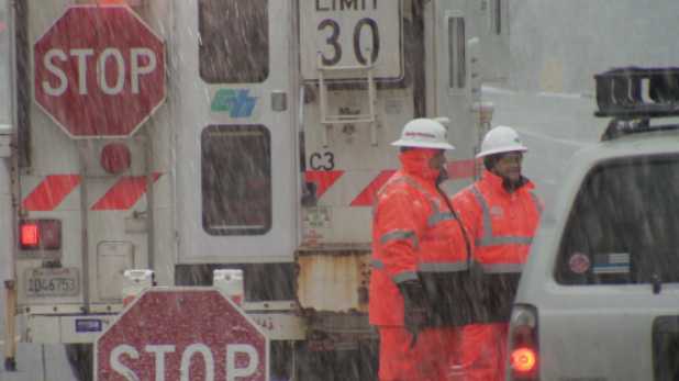 Chain controls return to Sierra as Sunday morning snow slows I