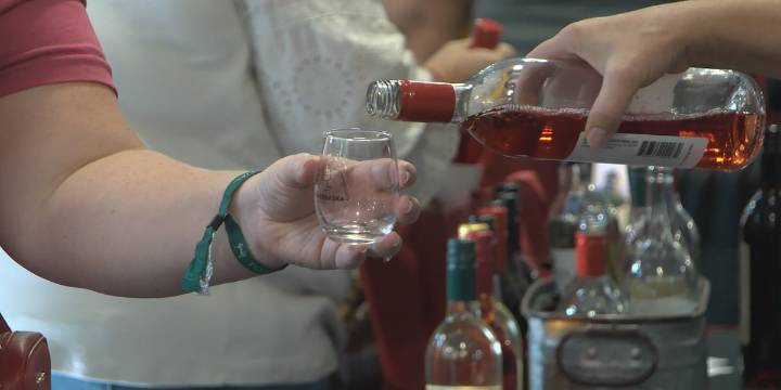 Toast Nebraska hosts annual holiday wine festival in Grand Island