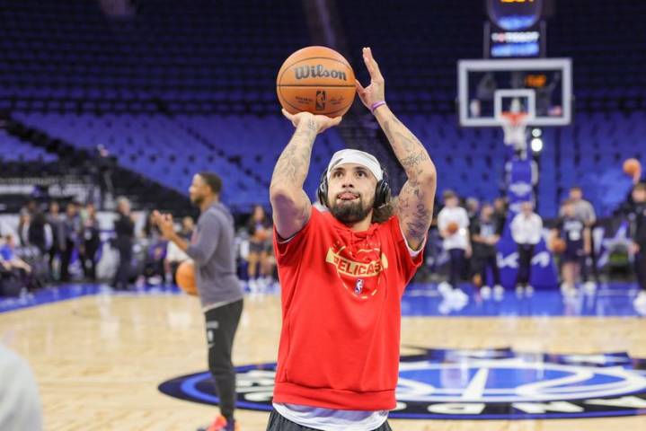 Phillies pick up option for reliever Jose Alvarado