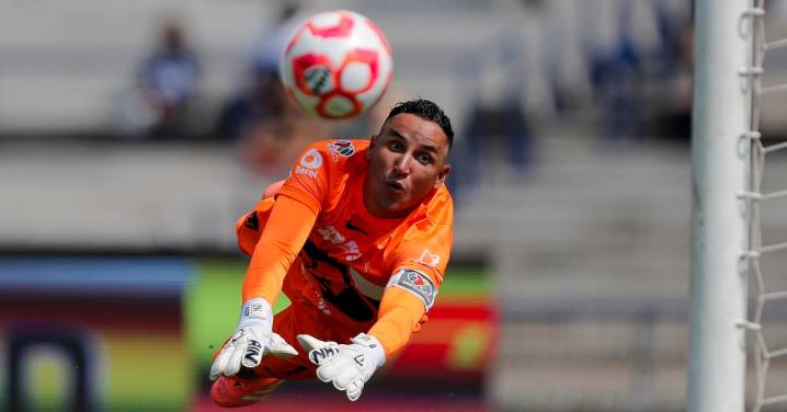 Keylor Navas pide a jóvenes centroamericanos creer en sus sueños