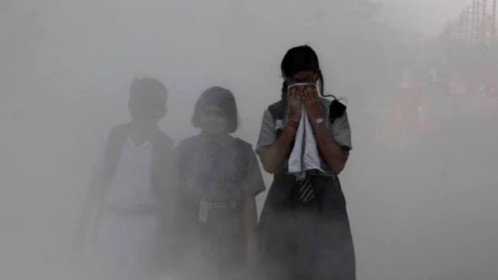 ‘Putting children in gas chamber’: Supreme Court calls to defer sports activities in Delhi