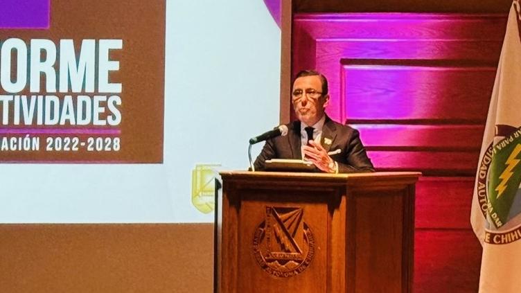 Rinde César Gutiérrez 3er informe en la FD; histórica segunda Licencia