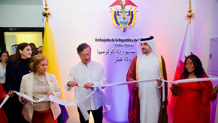 Petro inauguró embajada de Colombia en Qatar