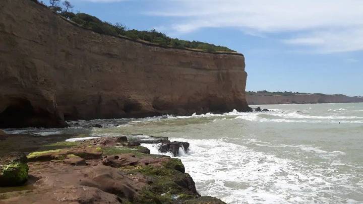 Tragedia en Mar del Plata: una periodista murió tras caer desde un acantilado