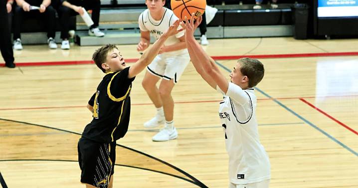 Photos: E-P vs Riverdale boys basketball – Shaw Local
