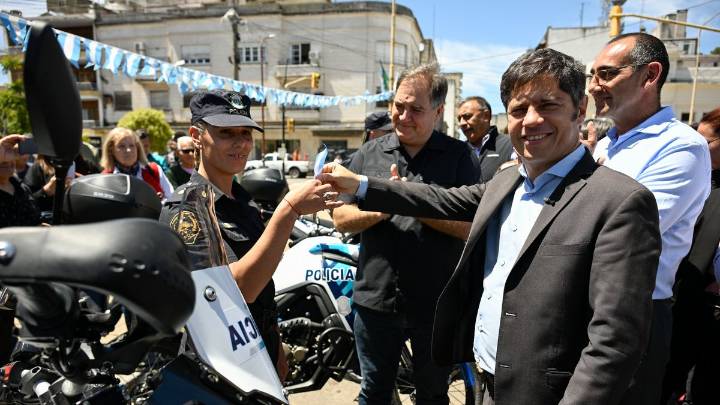 Axel Kicillof encabezó actividades en Azul y Saladillo