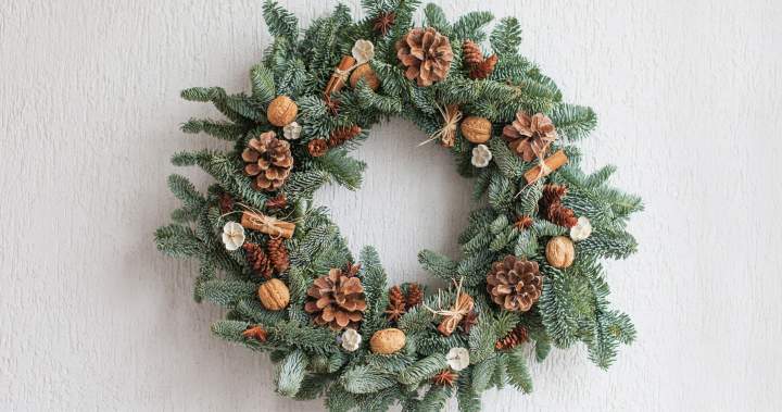 11 Christmas wreaths for a festive front door