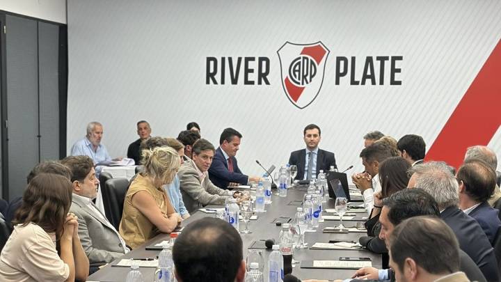 La drástica decisión de Di Carlo con el plantel de River tras la eliminación