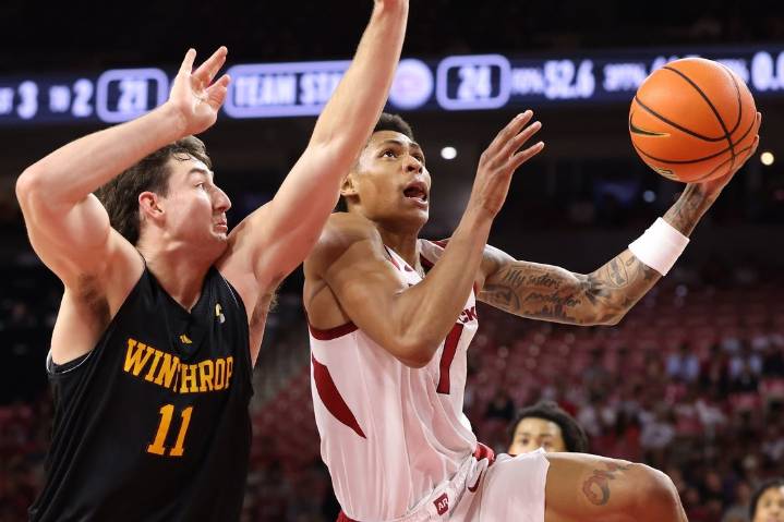 Deadspin | No. 21 Arkansas ends game on 6-0 run to rally past red-hot Winthrop