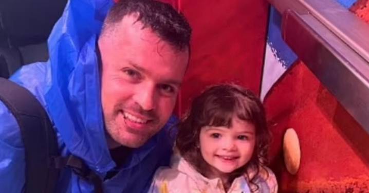 Horrifying moment mum finds daughter dying in hot car after dad 'left her to watch porn'