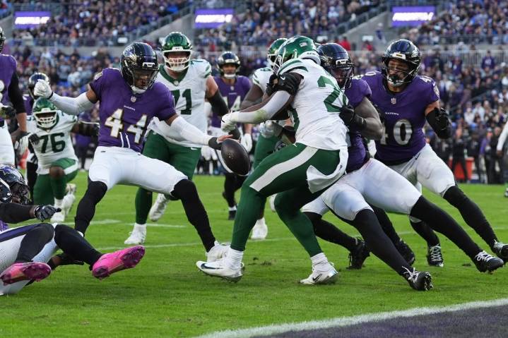 Aaron Glenn on Breece Hall's 4th quarter fumble: 'S--