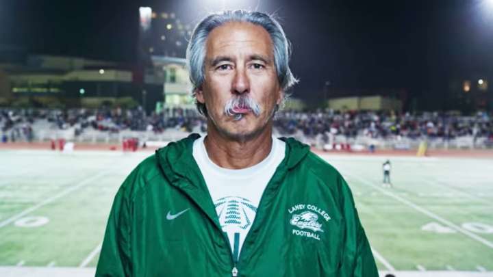 Muere John Beam, Entrenador de Futbol Americano Colegial, Luego de Ser Baleado en Oakland