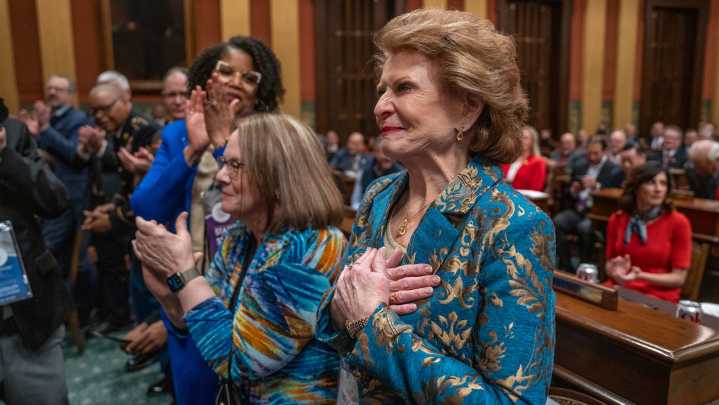 Stabenow on shutdown: 'The people behind Trump know how to play him'