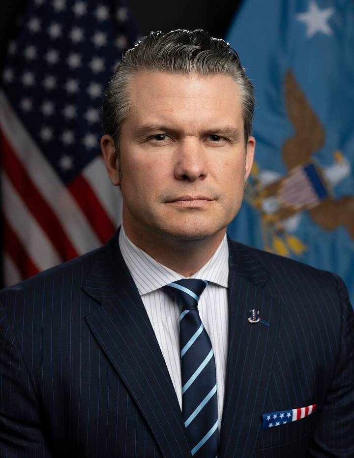 Secretary Of War Pete Hegseth makes appearance in Fort Wayne at Defense Summit