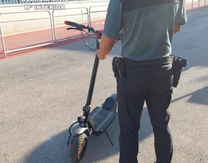 Detienen un varón por el robo de varios patinetes eléctrico en Peñíscola